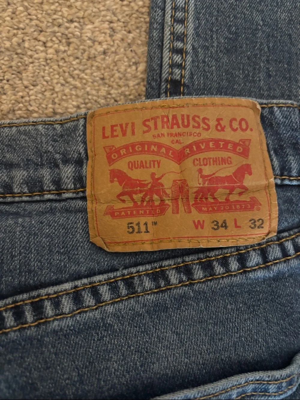 Levi's Slim Men's Jeans in Denim Blue with Leather Patch